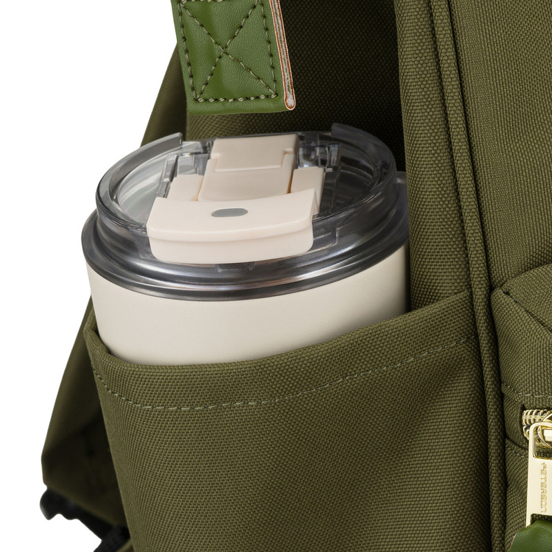 Zielony plecak damski z poliestru z miejscem na laptopa, zawieszony na regulowanych szelkach - Peterson