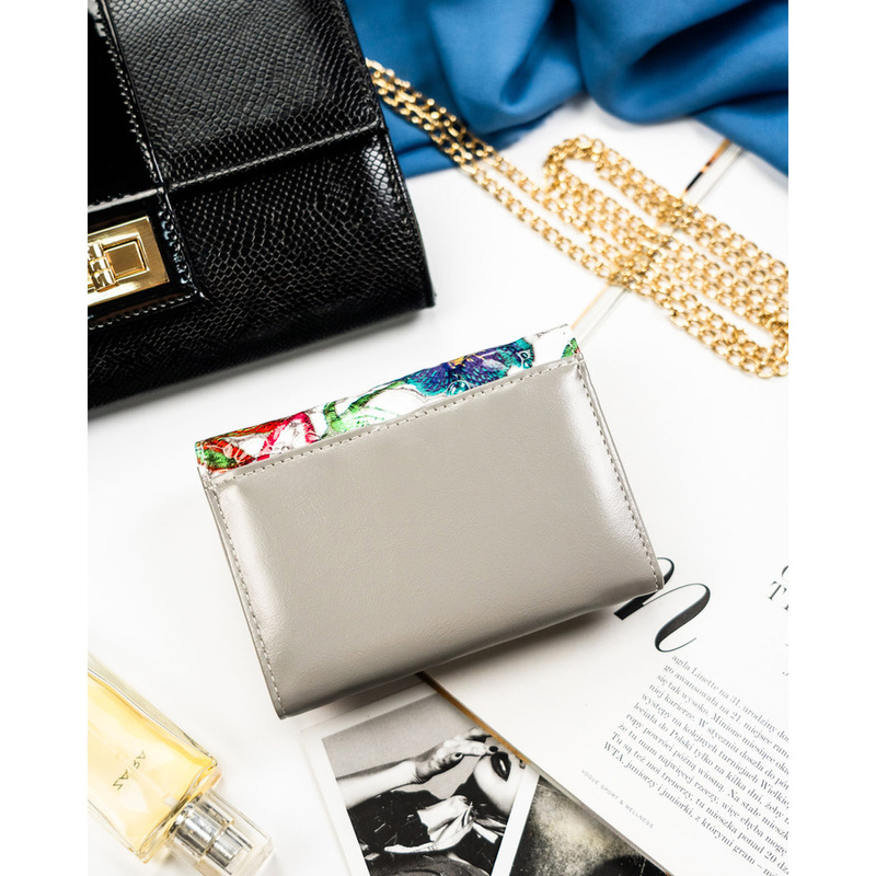 Wielokolorowy portfel damski ze skóry naturalnej zamykany zatrzaskiem i biglem - Peterson