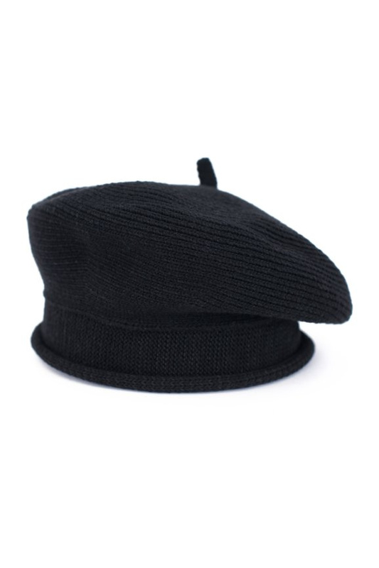 Beret Niebanalny