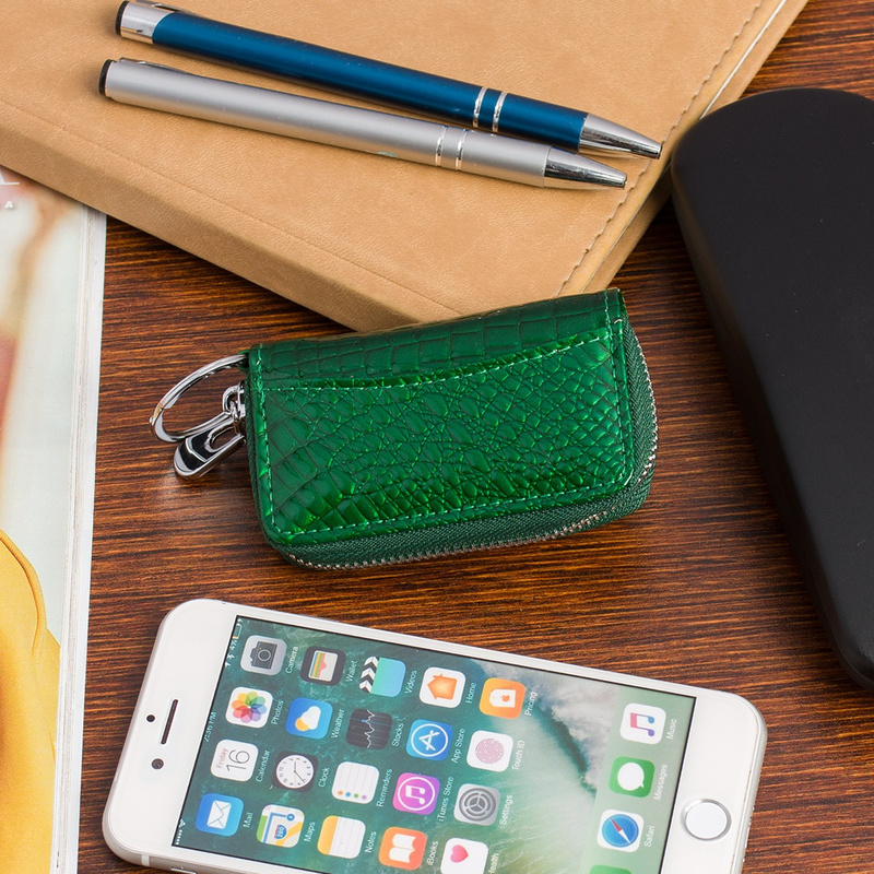 Zielone skórzane etui na klucze damskie pojemne lakier F19