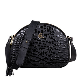 Czarna torebka Canaletto ze skóry z efektem kropli – elegancja i funkcjonalność na lata TD810s258