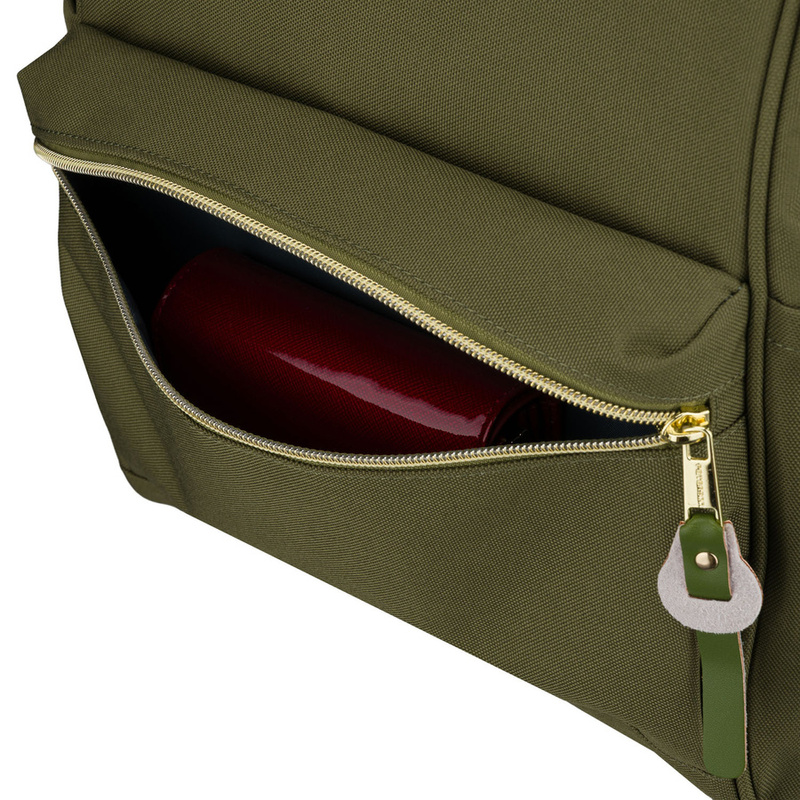 Zielony plecak damski z poliestru z miejscem na laptopa, zawieszony na regulowanych szelkach - Peterson