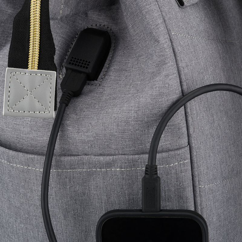 Plecak damski z poliestru w szarym kolorze zamykany bezpiecznym suwakiem - Peterson