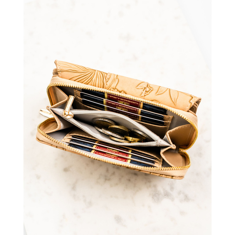 Elegancki portfel damski ze skóry ekologicznej w beżowym kolorze ze wzorem w kwiaty - Peterson