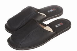 Pantofle męskie Wójciak, klin o wysokości 1,5 cm , lekkie i wygodne. Model 247