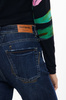 Damskie jeansy Desigual z ozdobnymi detalami – niebieskie