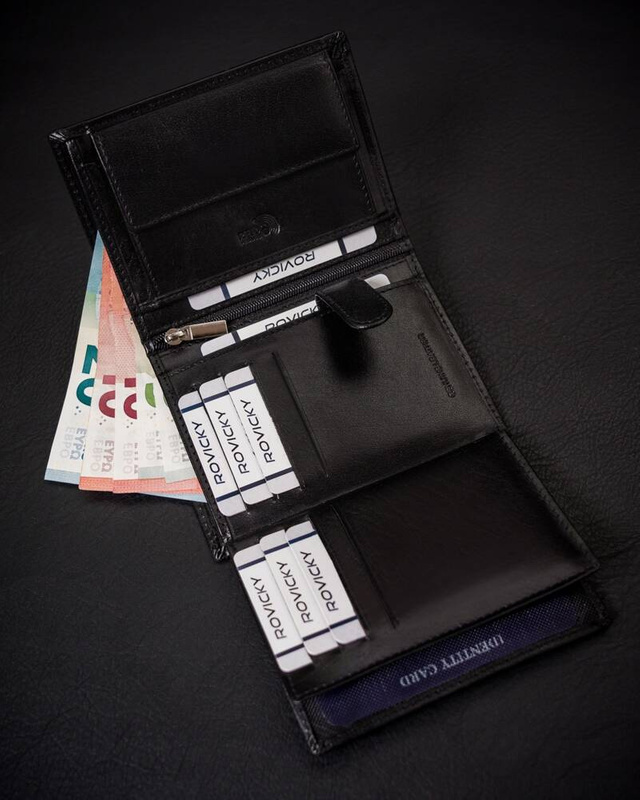 Rozbudowany portfel męski z systemem RFID Rovicky
