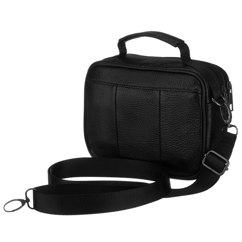 Listonoszka męska wykonana ze skóry naturalnej w czarnym kolorze, zawieszona na odpinanym pasku - Rovicky