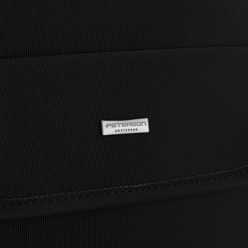 Praktyczna listonoszka z cordury w czarnym kolorze zamykana suwakiem, dwukomorowa - Peterson