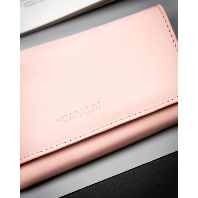 Różowy, duży portfel damski ze skóry ekologicznej z kieszonką zewnętrzną, zamykany na zatrzask - 4U Cavaldi