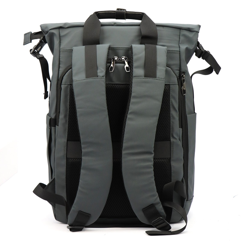 B.Cavalli duży plecak podróżny do pracy z kieszeniami zamykany na suwak