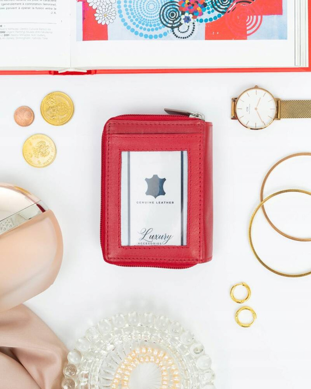 Zgrabna pojemna damska portmonetka od Rovicky