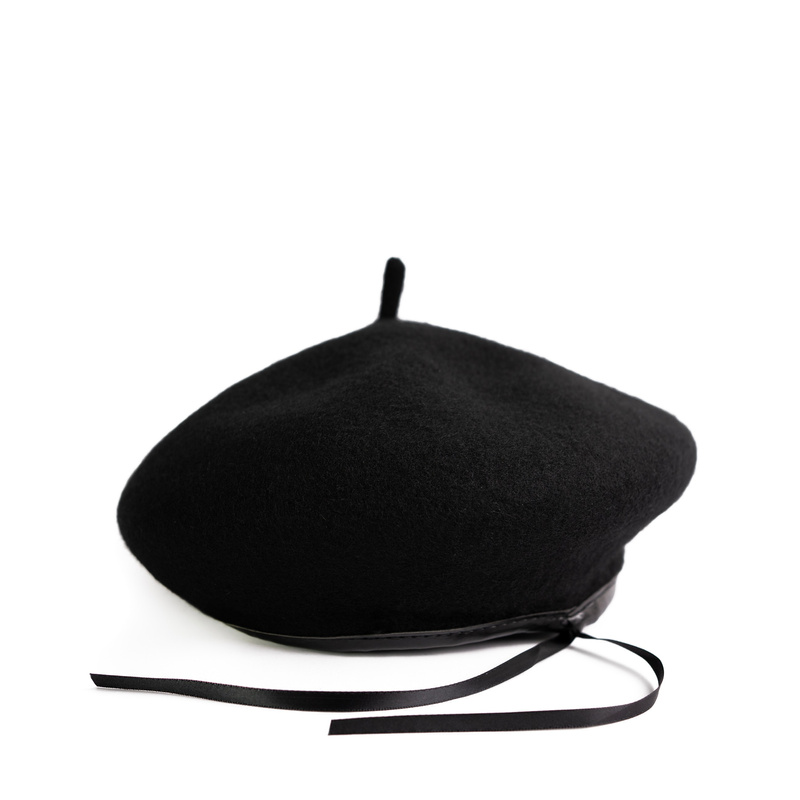 Beret Holt