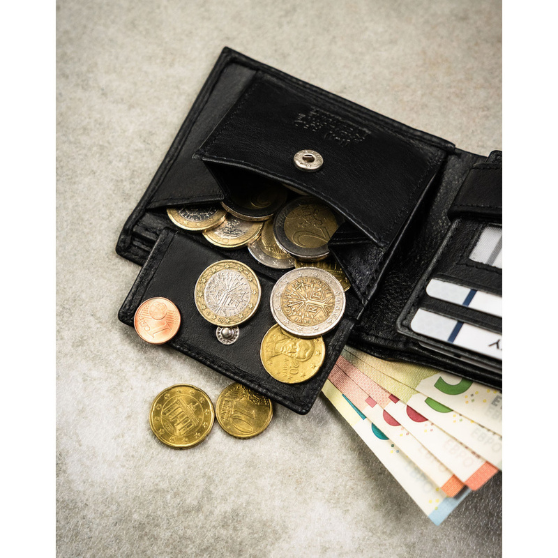 Mały, czarny portfel męski ze skóry naturalnej wyposażony w system RFID - Rovicky