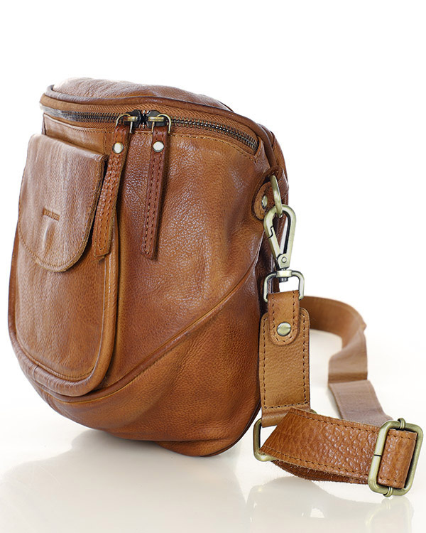 Torebka na szerokim pasku półokrągła skórzana listonoszka  - MARCO MAZZINI brąz camel