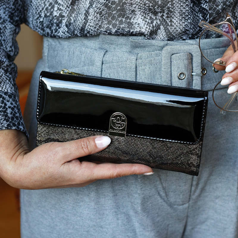 Skórzany duży elegancki portfel marki Gregorio