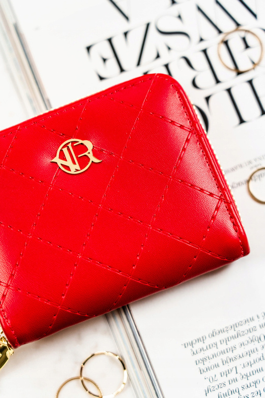 Mały stylowy portfel damski na zamek marki Rovicky