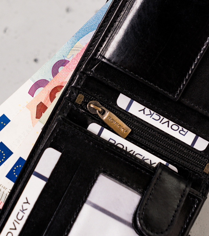 Zapinany Skórzany męski portfel Rovicky z RFID
