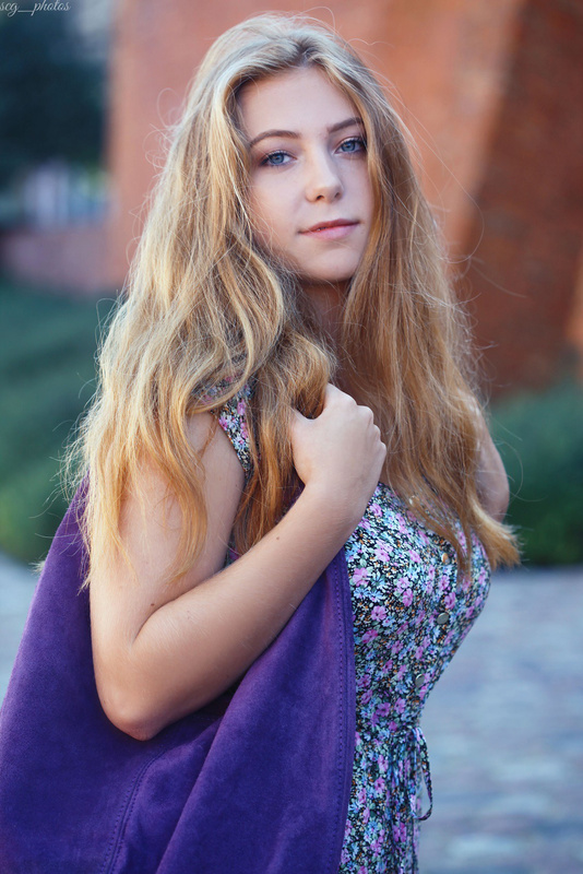 zamszowa torebka skórzana na ramię z saszetką fuksja N88