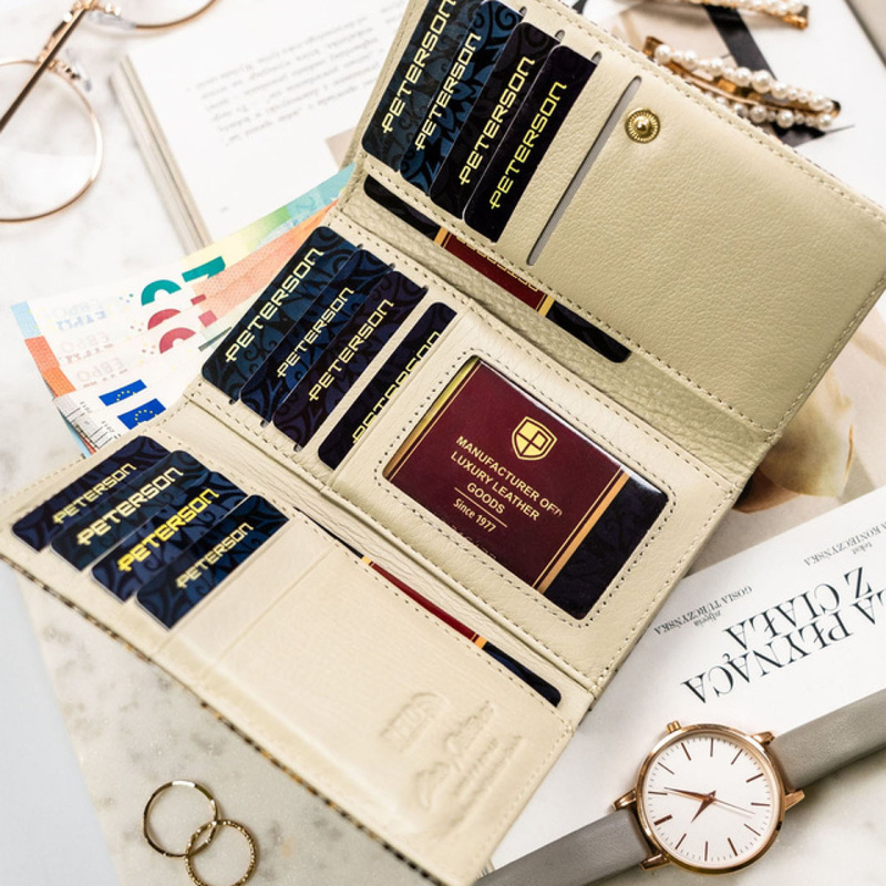 Skórzany damski portfel Peterson PTN 42108-SFL