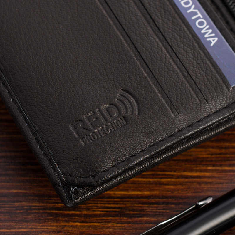 Portfel skórzany męski mały pionowy z flagą czarny RFiD Beltimore D53
