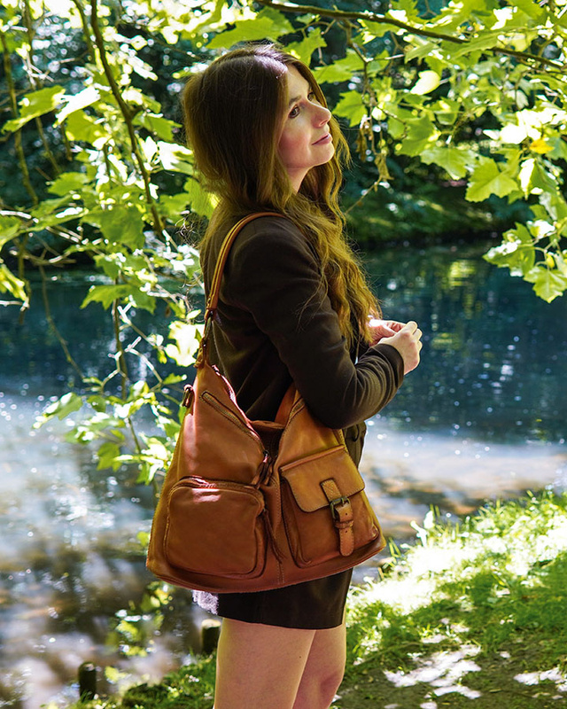 Torebka skórzana na ramię pockets old pelle lavata - MARCO MAZZINI brąz camel