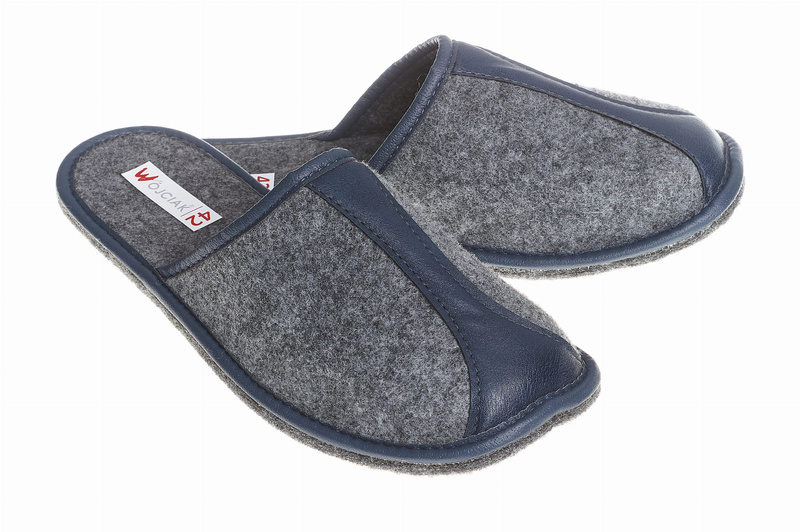 Pantofle męskie Wójciak, klin o wysokości 1,5 cm , najwyższa jakość materiałów. Model 284