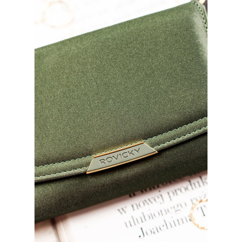 Portfel damski ze skóry ekologicznej w zielonym kolorze, zamykany na zatrzask - Rovicky