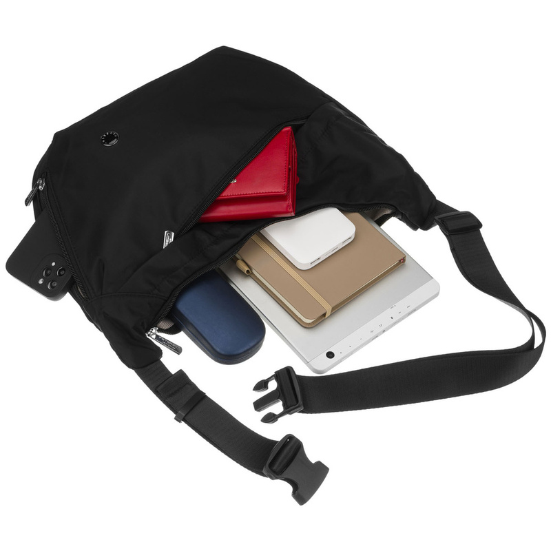 Czarna torebka damska z poliestru zamykana suwakiem, jednokomorowa - Peterson