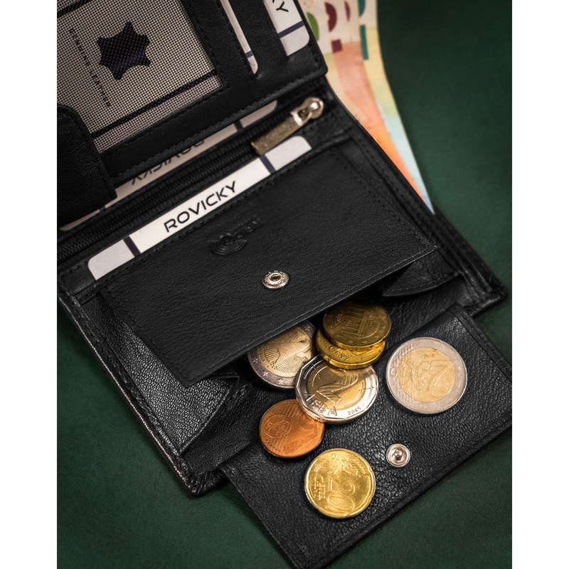 Duży, skórzany portfel męski w czarnym kolorze wyposażony w system RFID - Rovicky