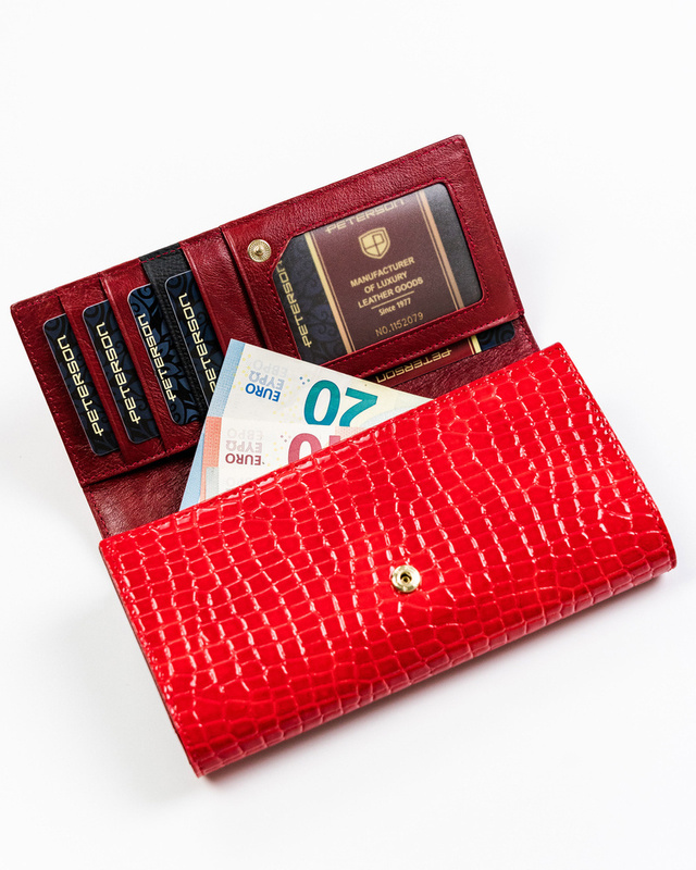 Lakierowany portfel damski ze wzorem skóry krokodyla - Peterson