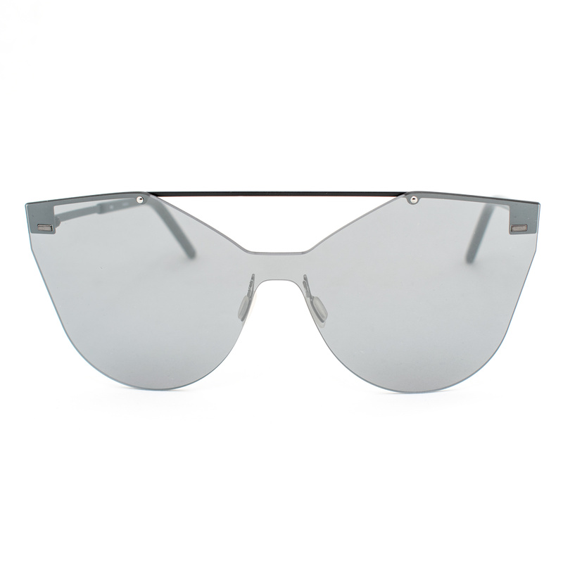 Okulary JPLUS JP3049S-01. Okulary przeciwsłoneczne, Kolor czarny. Kobieta.