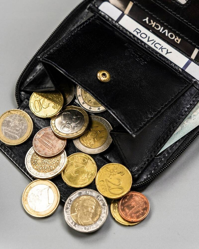 Kompaktowy męski skórzany portfel Rovicky z RFID