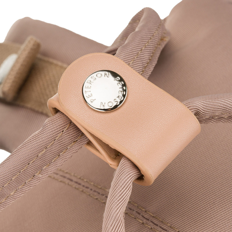 Beżowy, duży plecak damski wykonany z poliestru i skóry ekologicznej - Peterson