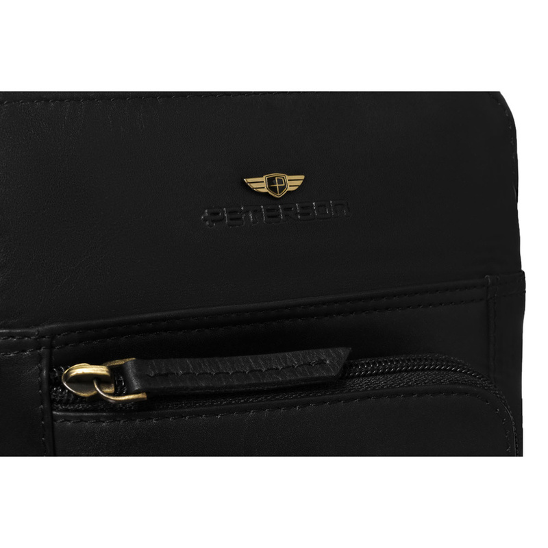 Męska listonoszka ze skóry naturalnej w czarnym kolorze, jednokomorowa i zamykana suwakiem - Peterson