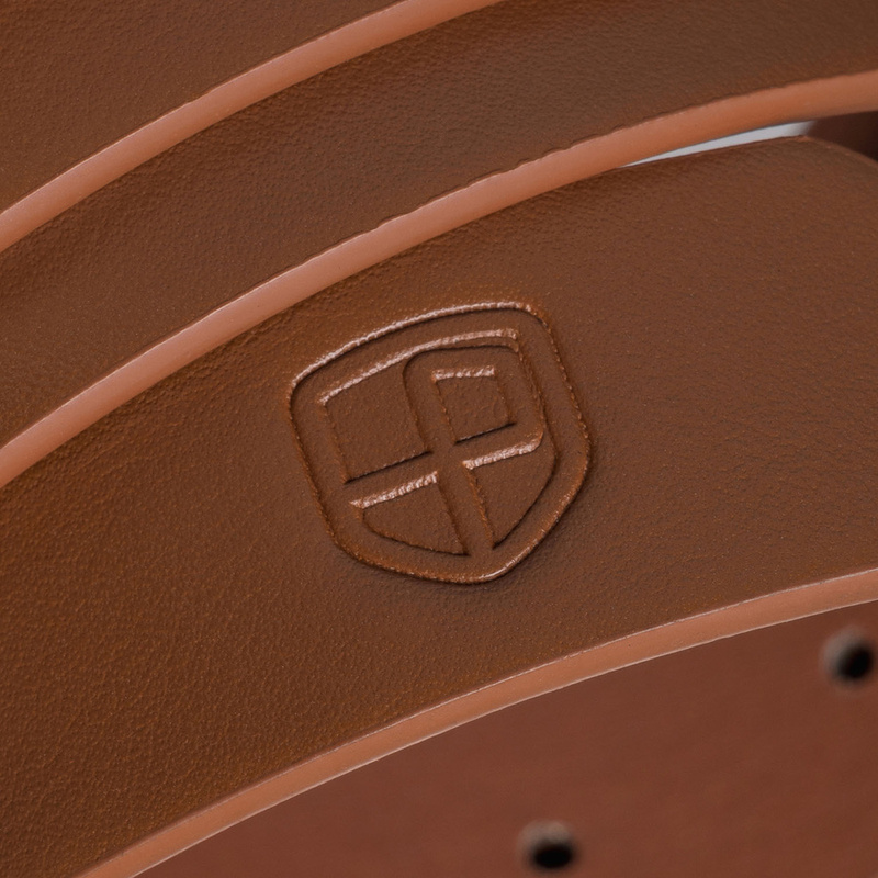 Uniwersalny pasek damski ze skóry ekologicznej w brązowym kolorze ze srebrną klamrą - Peterson