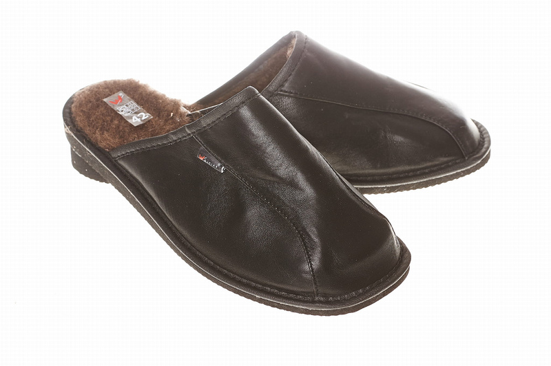 Pantofle męskie Wójciak, klin o wysokości 2,5 cm , gwarancja jakości. Model 296