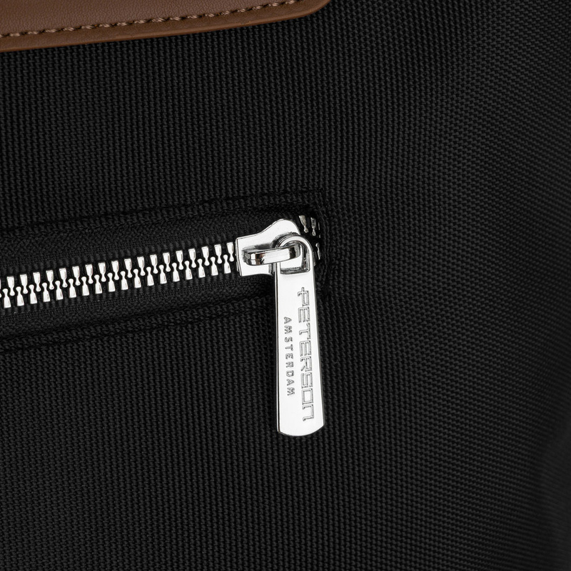 Duża, czarna shopperka damska na uchwytach i doczepianym pasku - Peterson