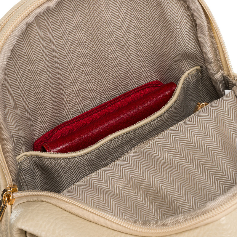 Modna i funkcjonalna beżowa saszetka damska crossbody z eko skóry Peterson