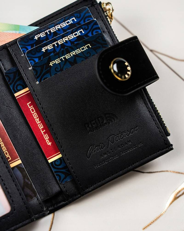 Zgrabny portfel damski ze skóry eko Peterson RFID