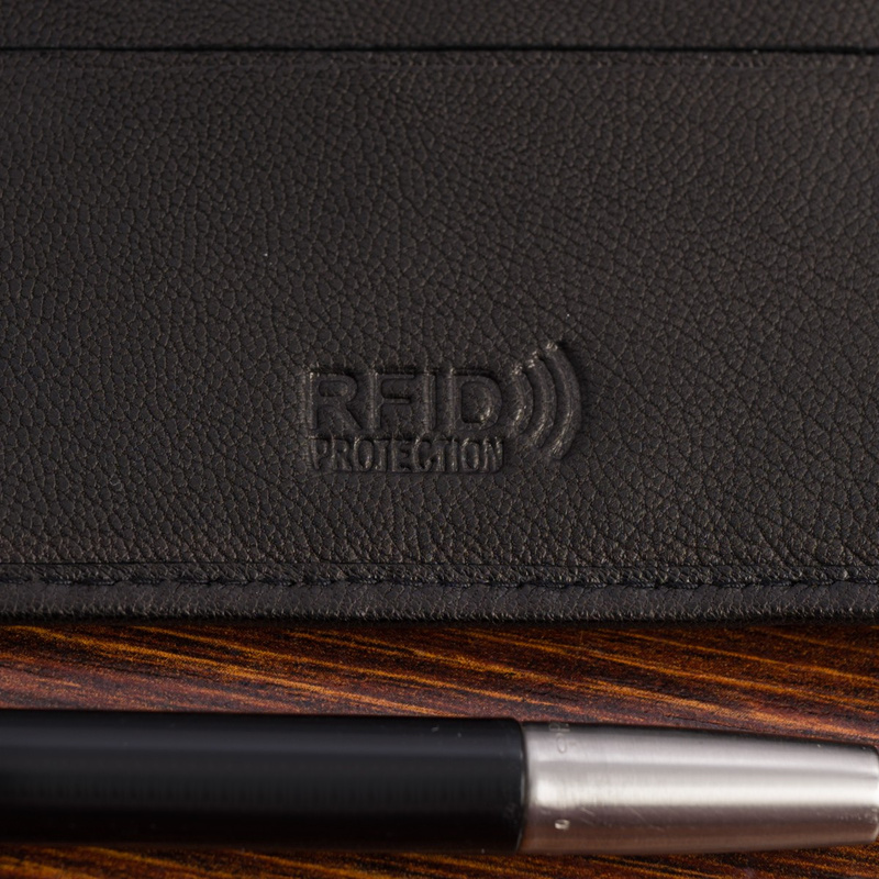 Portfel skórzany męski mały poziomy z flagą czarny RFiD Beltimore D58