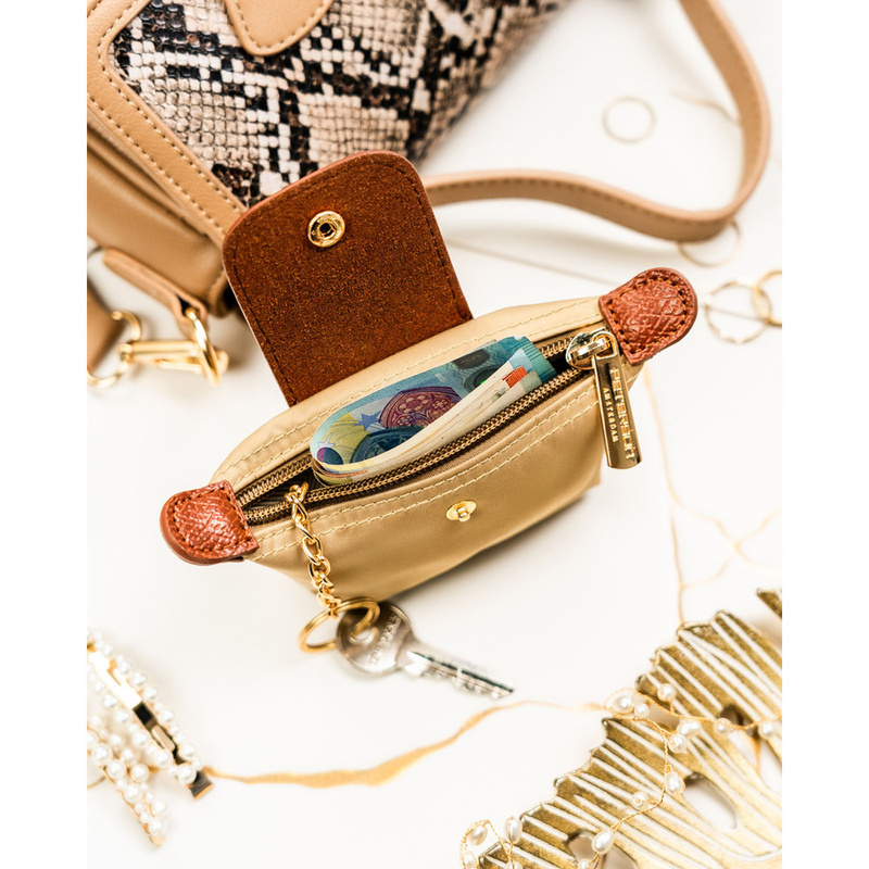 Etui na klucze wykonane z poliestru i skóry ekologicznej w ciemnobeżowym kolorze - Peterson