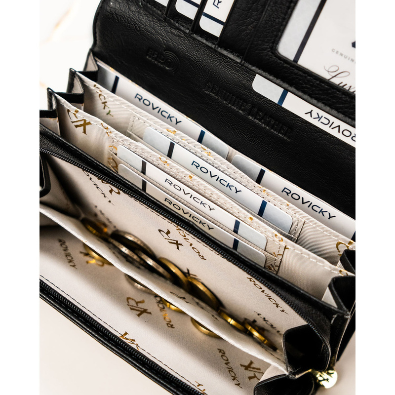Skórzany, duży portfel damski w czarnym kolorze zamykany na zatrzask - Rovicky