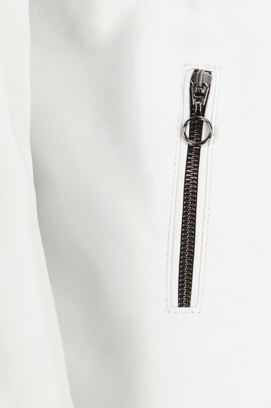 Bukowski damska Skórzana kurtka "Honorata" zapinana na guziki