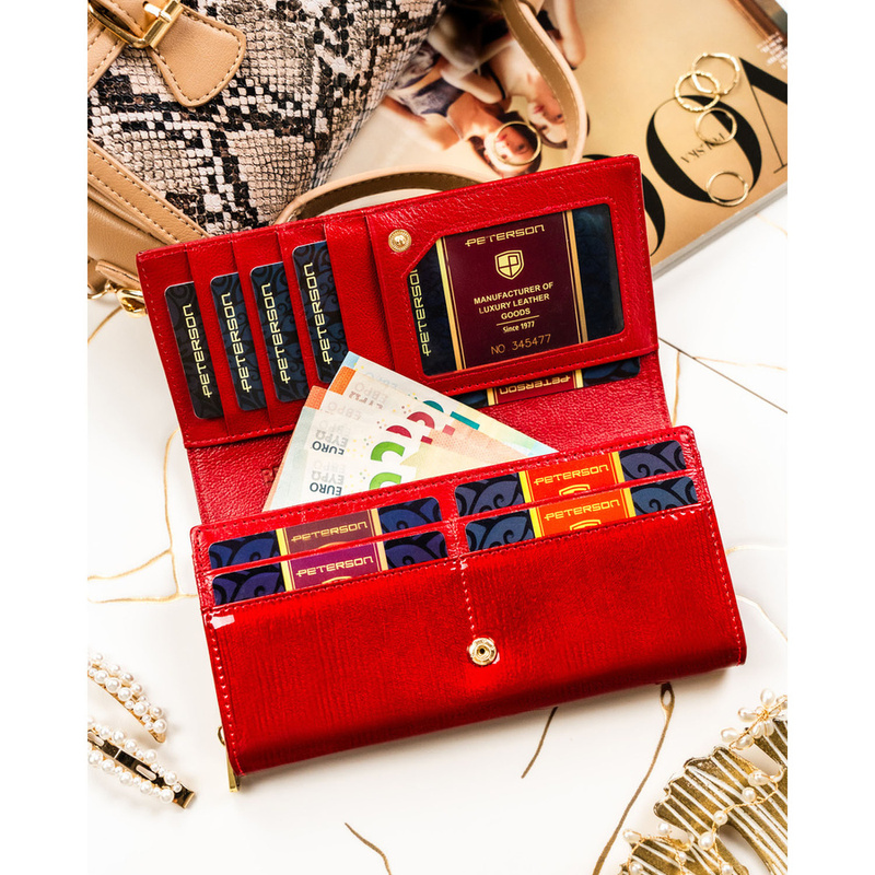 Czerwony portfel damski ze skóry naturalnej zamykany na zatrzask - Peterson