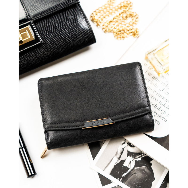 Czarny portfel damski ze skóry ekologicznej zamykany na zatrzask i suwak - Peterson