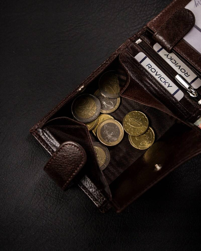 Skórzany męski portfel na zatrzask Rovicky z RFID
