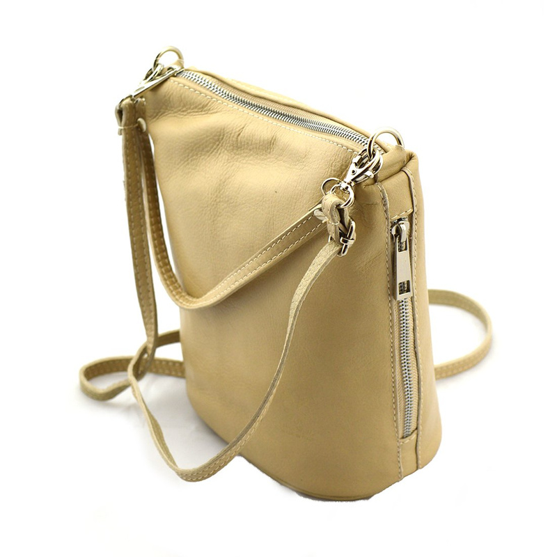 Zgrabna i pojemna skórzana listonoszka damska