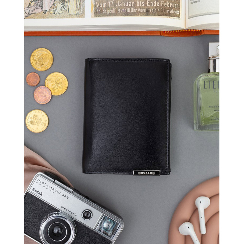 Pojemny męski skórzany portfel z RFID od Ronaldo