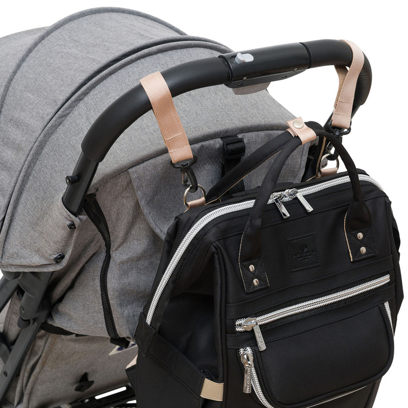 Plecak typu mommy-bag wykonany z poliestru w czarnym kolorze, dwukomorowy i zamykany suwakiem - Peterson